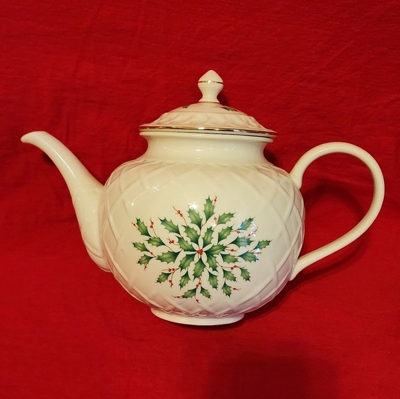 Lenox Holiday Gold-Banded Carved Teapot - Picture 1 of 11